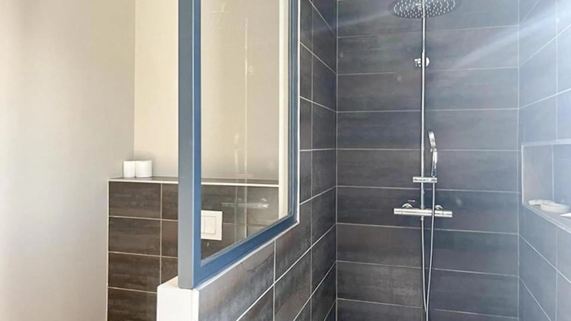 Nice Home In Valaurie With Private Swimming Pool, Can Be Inside Or Outside